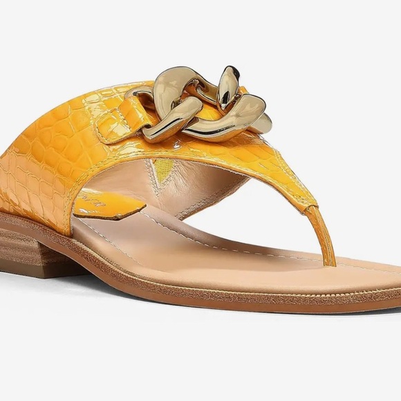 Donald Pliner Louise sandals size 7.5  color Sungold - Picture 4 of 6